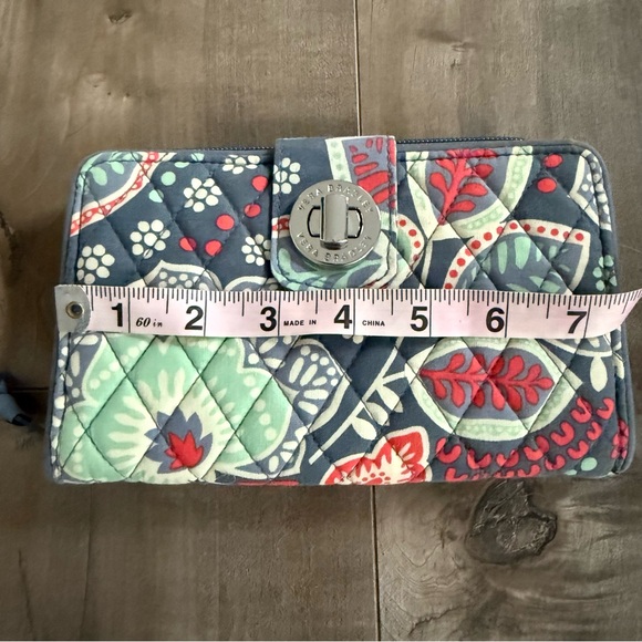 Vera Bradley Nomadic Floral Iconic RFID Turnlock Clutch Wallet‎ Quilted Large - Picture 10 of 11